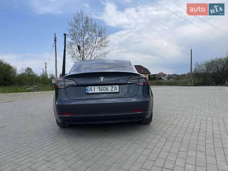 Седан Tesla Model 3 2018 в Хусті