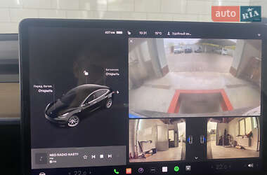 Седан Tesla Model 3 2019 в Шептицькому