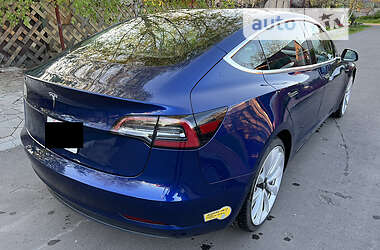 Седан Tesla Model 3 2018 в 