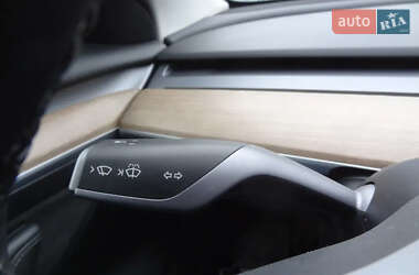Седан Tesla Model 3 2018 в Киеве