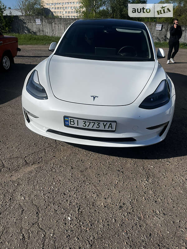 Седан Tesla Model 3 2021 в Полтаві