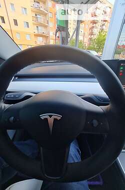 Седан Tesla Model 3 2021 в Мукачевому