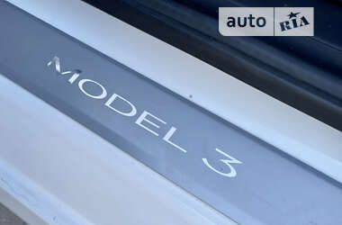 Седан Tesla Model 3 2020 в 