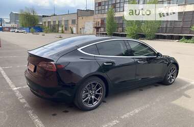 Седан Tesla Model 3 2020 в 
