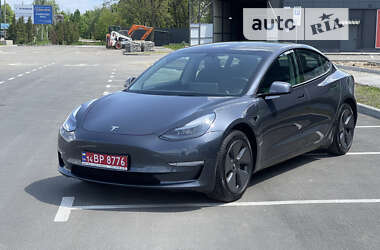 Седан Tesla Model 3 2021 в 