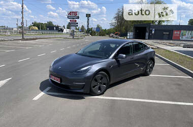 Седан Tesla Model 3 2021 в 
