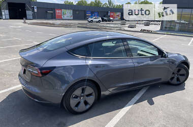 Седан Tesla Model 3 2021 в 
