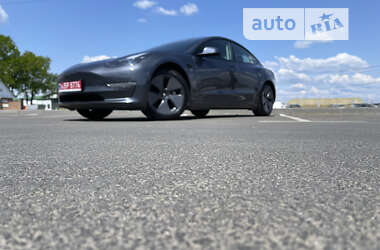 Седан Tesla Model 3 2021 в 