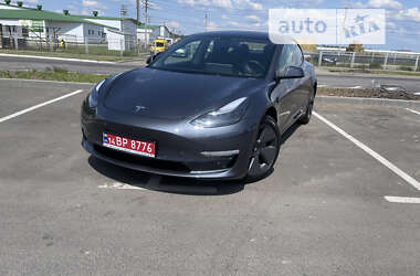 Седан Tesla Model 3 2021 в 