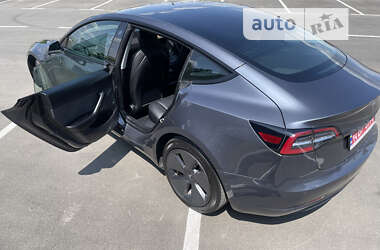 Седан Tesla Model 3 2021 в 