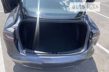 Седан Tesla Model 3 2021 в 