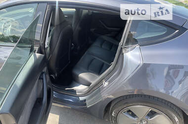 Седан Tesla Model 3 2021 в 