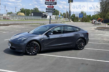 Седан Tesla Model 3 2021 в Умани