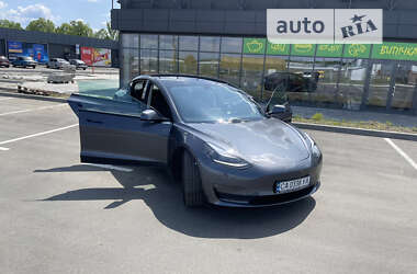 Седан Tesla Model 3 2021 в Киеве