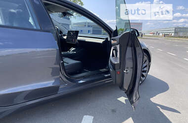 Седан Tesla Model 3 2021 в Киеве