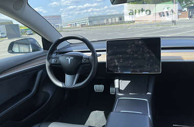 Седан Tesla Model 3 2021 в Киеве
