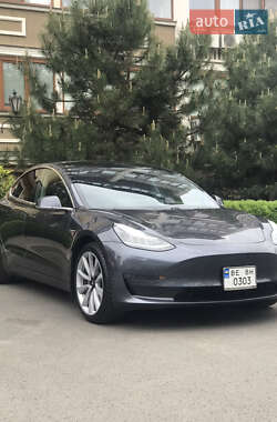 Седан Tesla Model 3 2018 в Одесі