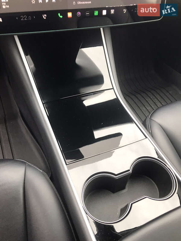 Седан Tesla Model 3 2018 в Одесі