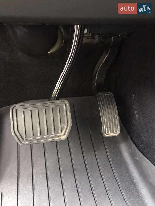 Седан Tesla Model 3 2018 в Одесі