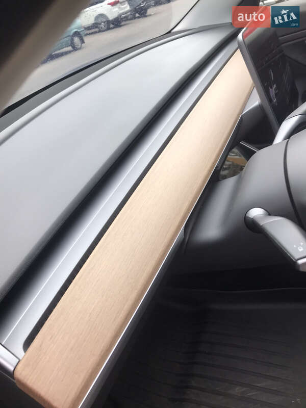 Седан Tesla Model 3 2018 в Одесі