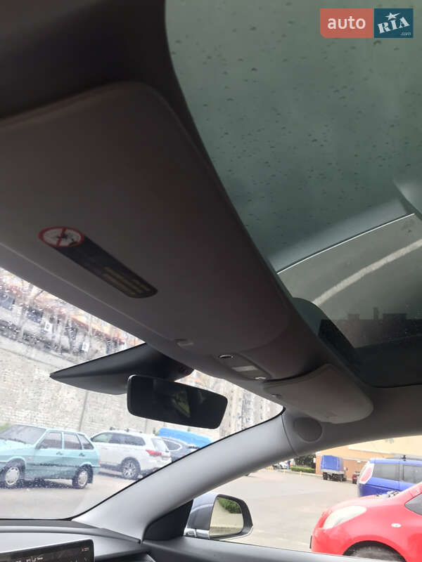 Седан Tesla Model 3 2018 в Одесі