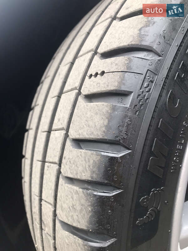 Седан Tesla Model 3 2018 в Одесі