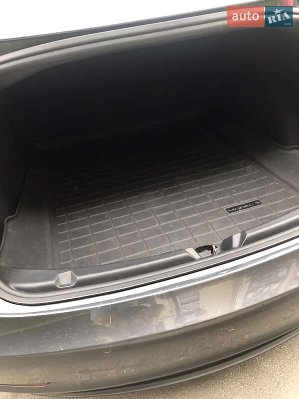 Седан Tesla Model 3 2018 в Одессе