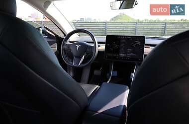 Седан Tesla Model 3 2019 в Мукачево