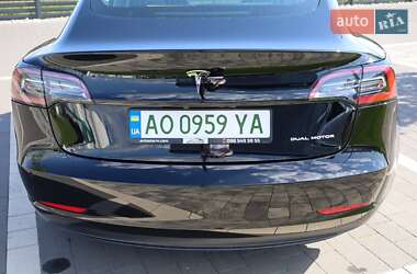 Седан Tesla Model 3 2019 в Мукачево