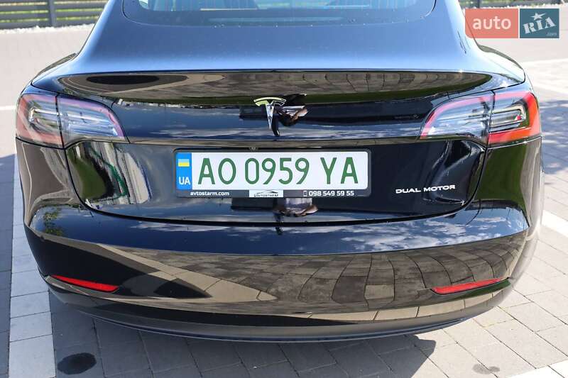 Седан Tesla Model 3 2019 в Мукачево
