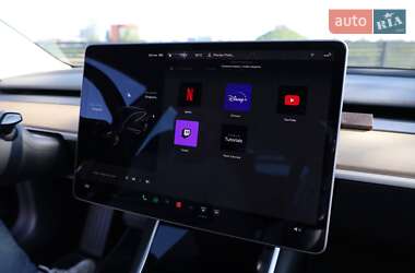Седан Tesla Model 3 2019 в Мукачево