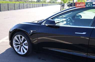 Седан Tesla Model 3 2019 в Мукачево