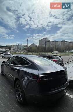 Седан Tesla Model 3 2020 в Львове