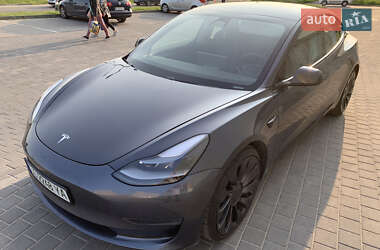 Седан Tesla Model 3 2021 в 