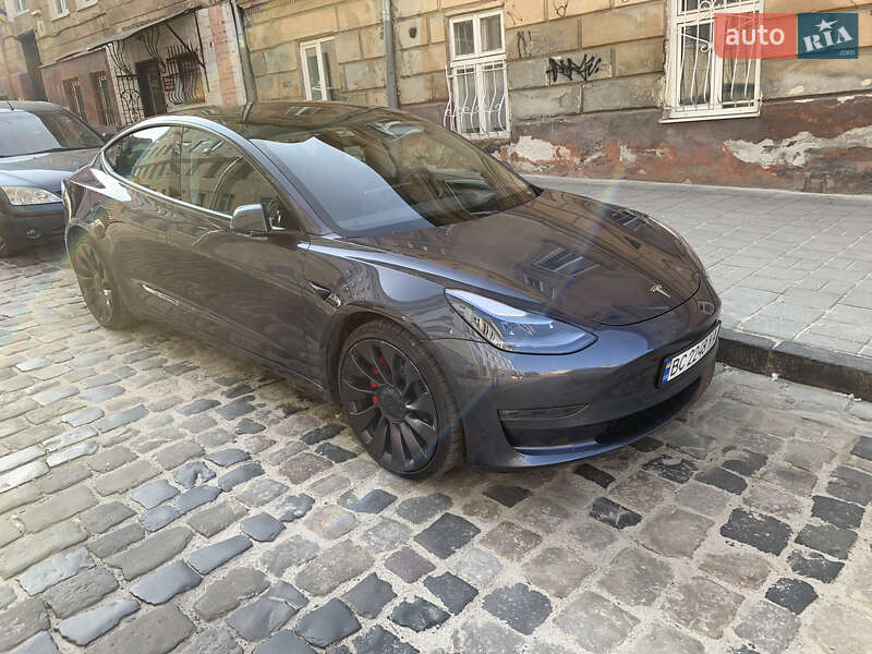Седан Tesla Model 3 2021 в Львове