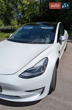 Седан Tesla Model 3 2020 в Рівному