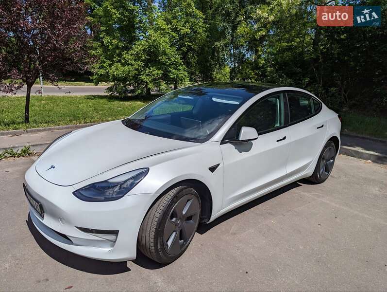 Седан Tesla Model 3 2020 в Ровно