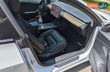 Седан Tesla Model 3 2020 в Рівному