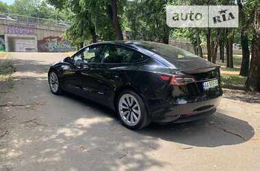 Седан Tesla Model 3 2021 в 