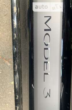 Седан Tesla Model 3 2021 в 