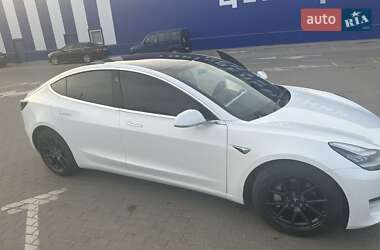 Седан Tesla Model 3 2020 в Шепетівці