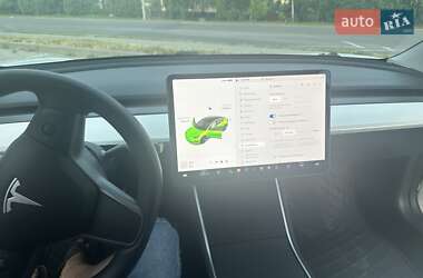Седан Tesla Model 3 2020 в Шепетівці