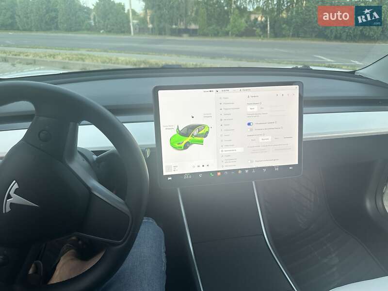 Седан Tesla Model 3 2020 в Шепетівці