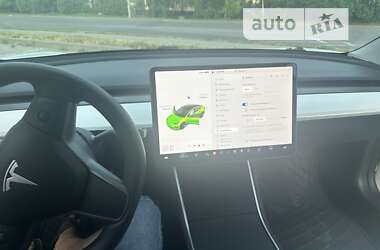 Седан Tesla Model 3 2020 в Шепетівці