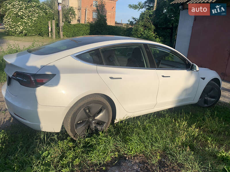 Седан Tesla Model 3 2020 в Харкові