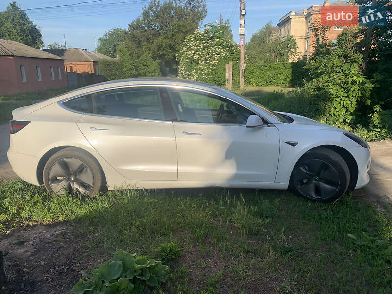Седан Tesla Model 3 2020 в Харкові