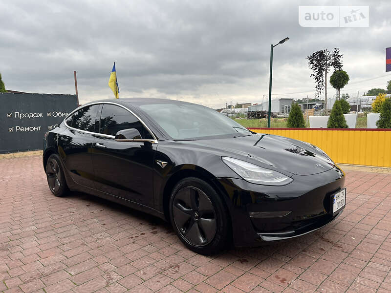 Седан Tesla Model 3 2019 в Трускавце