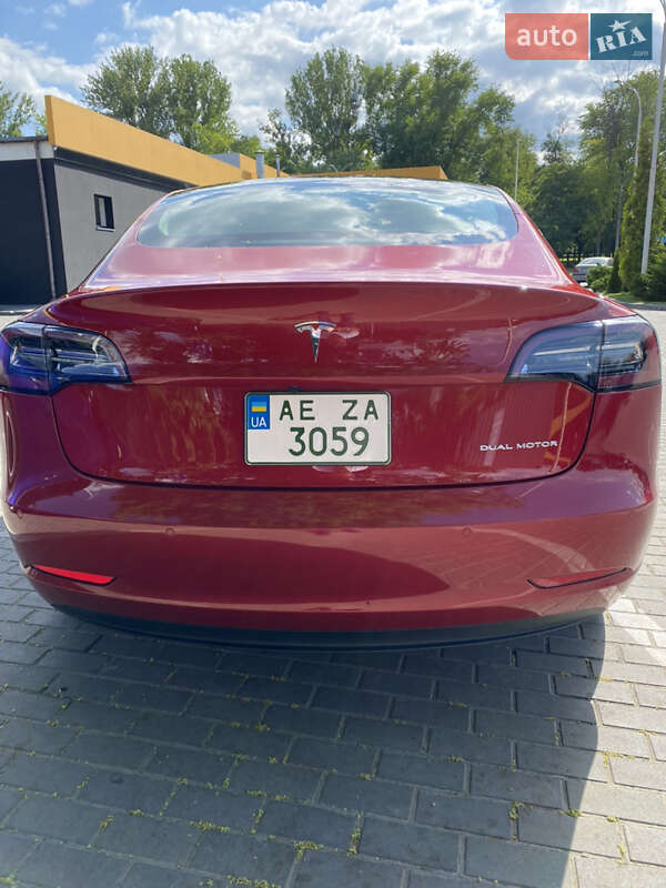 Седан Tesla Model 3 2020 в Дніпрі