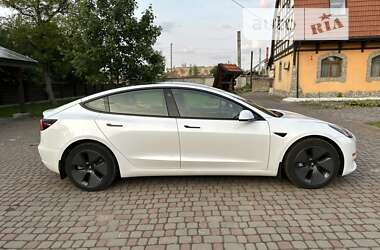 Седан Tesla Model 3 2021 в Калуше