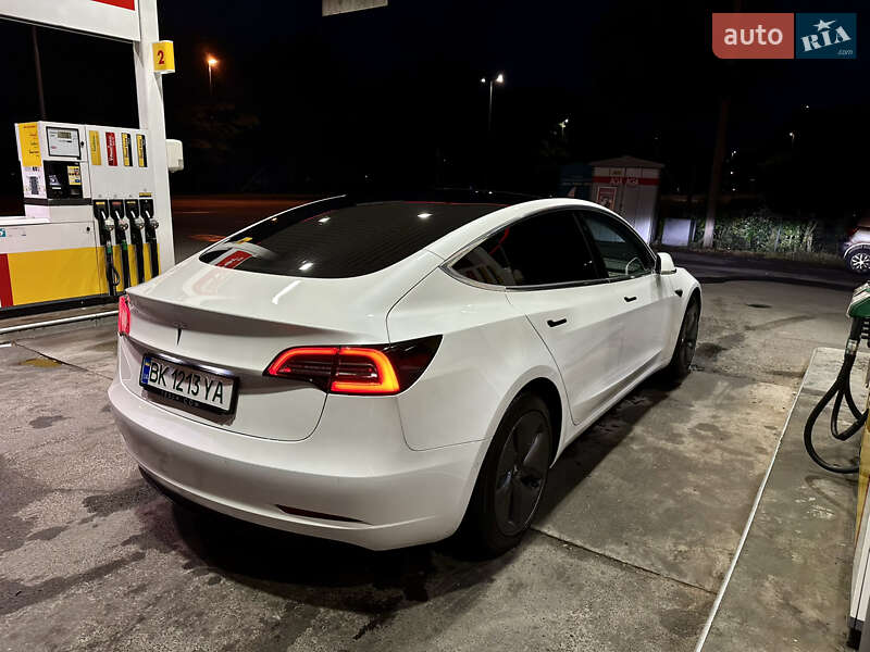 Седан Tesla Model 3 2019 в Киеве